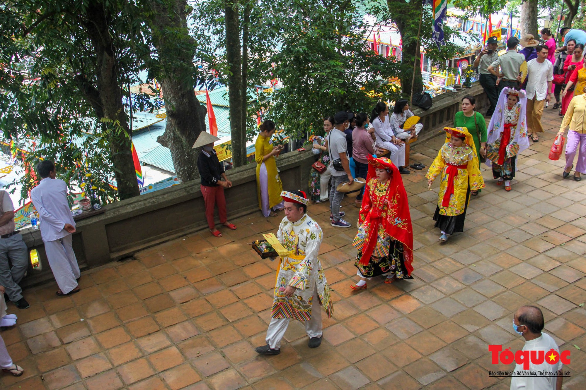 xay-dung-carnival-dan-gian-tai-le-hoi-dien-hue-nam-dulichgiaitrivn-du-lich-1648522860.jpg