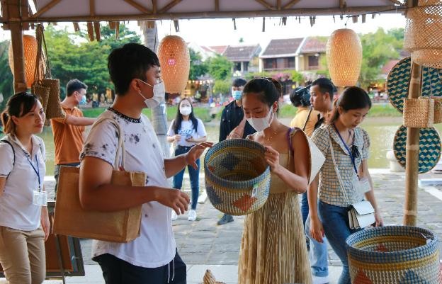 quang-nam-to-chuc-festival-nghe-truyen-thong-vung-mien-lan-thu-nhat1-dulichgiaitri-du-lich-1653025553.jpg