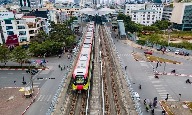 ha-noi-se-xay-dung-duong-sat-nhe-monorail-tren-cao-chay-ven-hai-ben-song-hong-dulichgiaitri-1715525644.jpg