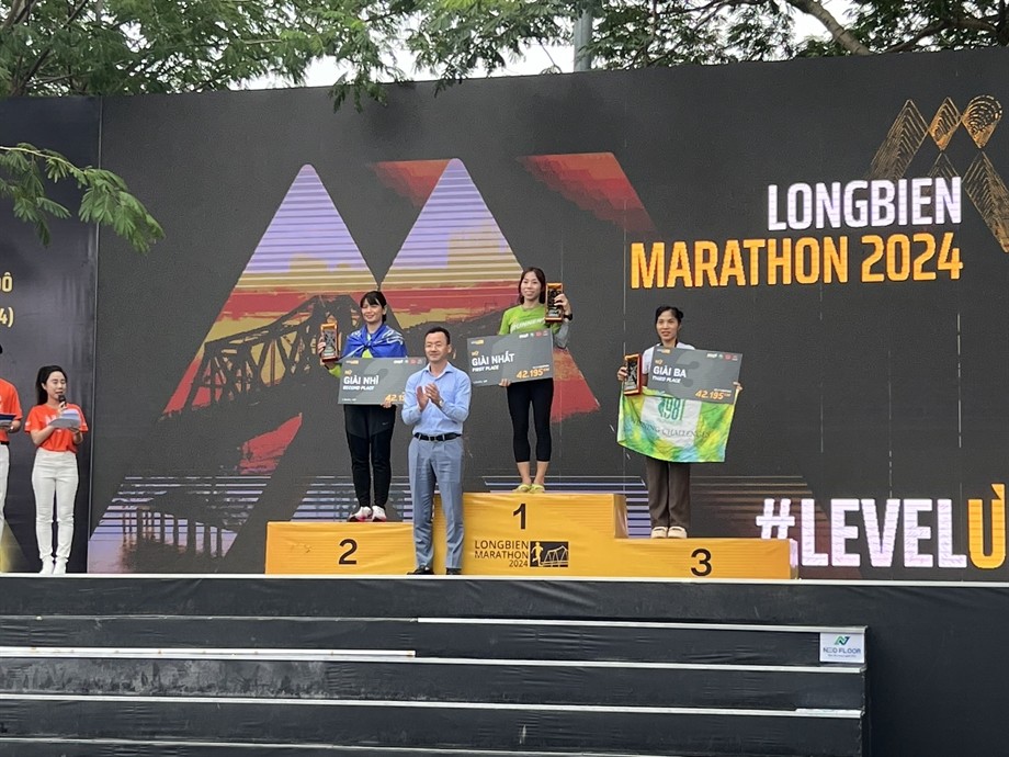 long-bien-marathon-2024-tiep-tuc-chung-minh-la-mot-giai-dau-uy-tin-2-dulichgiaitri-1730170894.jpg