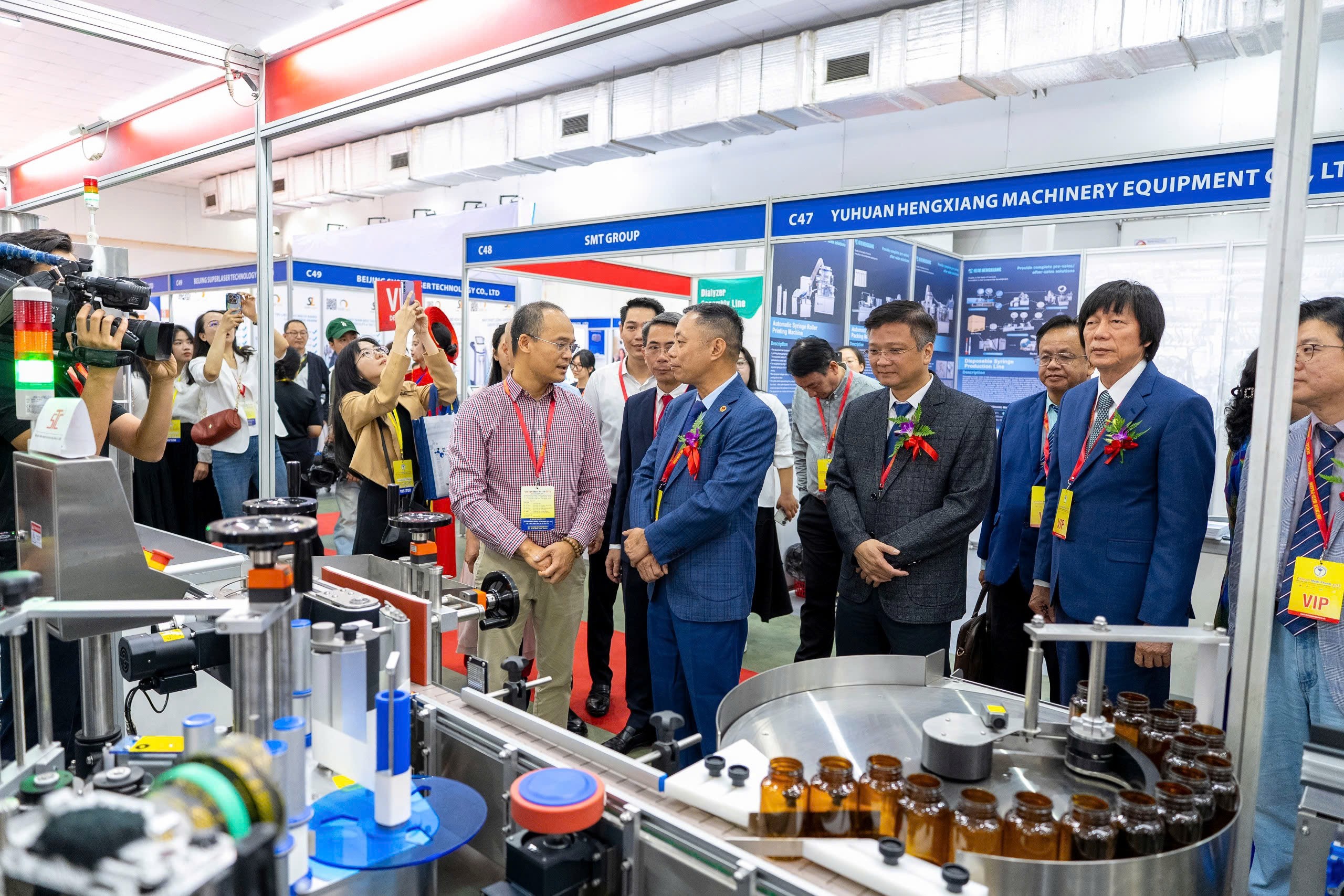 trien-lam-quoc-te-y-duoc-viet-nam-2025-noi-hoi-tu-cong-nghe-va-suc-khoe-dulichgiaitri-2-1746728155.jpg