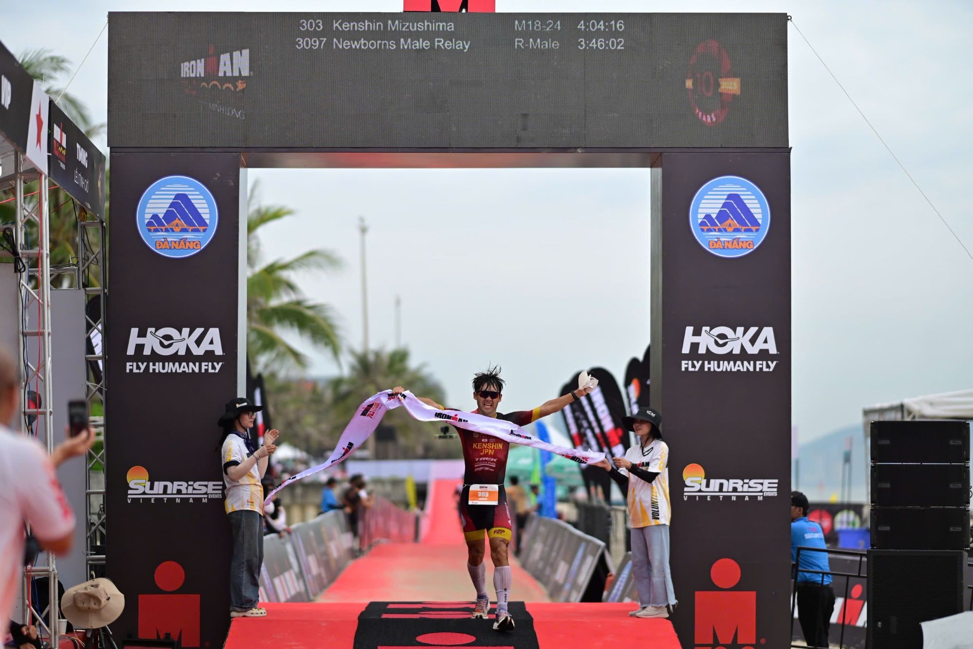 giai-ironman-703-da-nang-ghi-dau-cot-moc-10-nam-voi-nhung-man-trinh-dien-an-tuong-dulichgiaitri-baodulich-2-1747194382.jpg