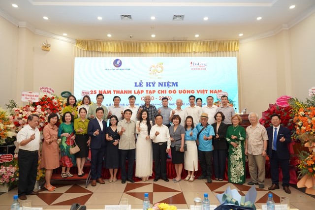 tap-chi-do-uong-viet-namky-niem-25-nam-thanh-lap-1-dulichgiaitri-1748015279.jpg