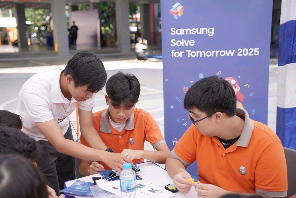 samsung-viet-nam-phat-dong-cuoc-thi-solve-for-tomorrow-2025-tai-tphcm-dulichgiaitri-4-1748623257.jpg