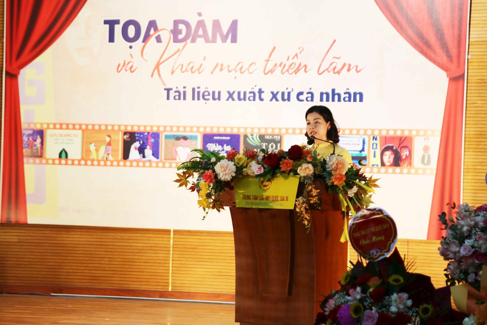 trien-lam-tai-lieu-luu-tru-ca-nhan-cua-8-van-nghe-sy-gao-coi-dulichgiaitri-baodulich-4-1748853249.jpg