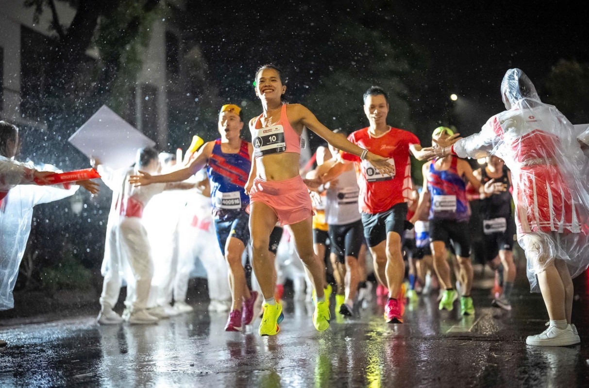 giai-marathon-quoc-te-ha-noi-techcombank-mua-thu-4-ket-noi-di-san-thu-do-suc-manh-cong-dong-va-khat-vong-vuot-troi-vi-mot-viet-nam-moi-1-dulichgiaitri-1753467815.jpg