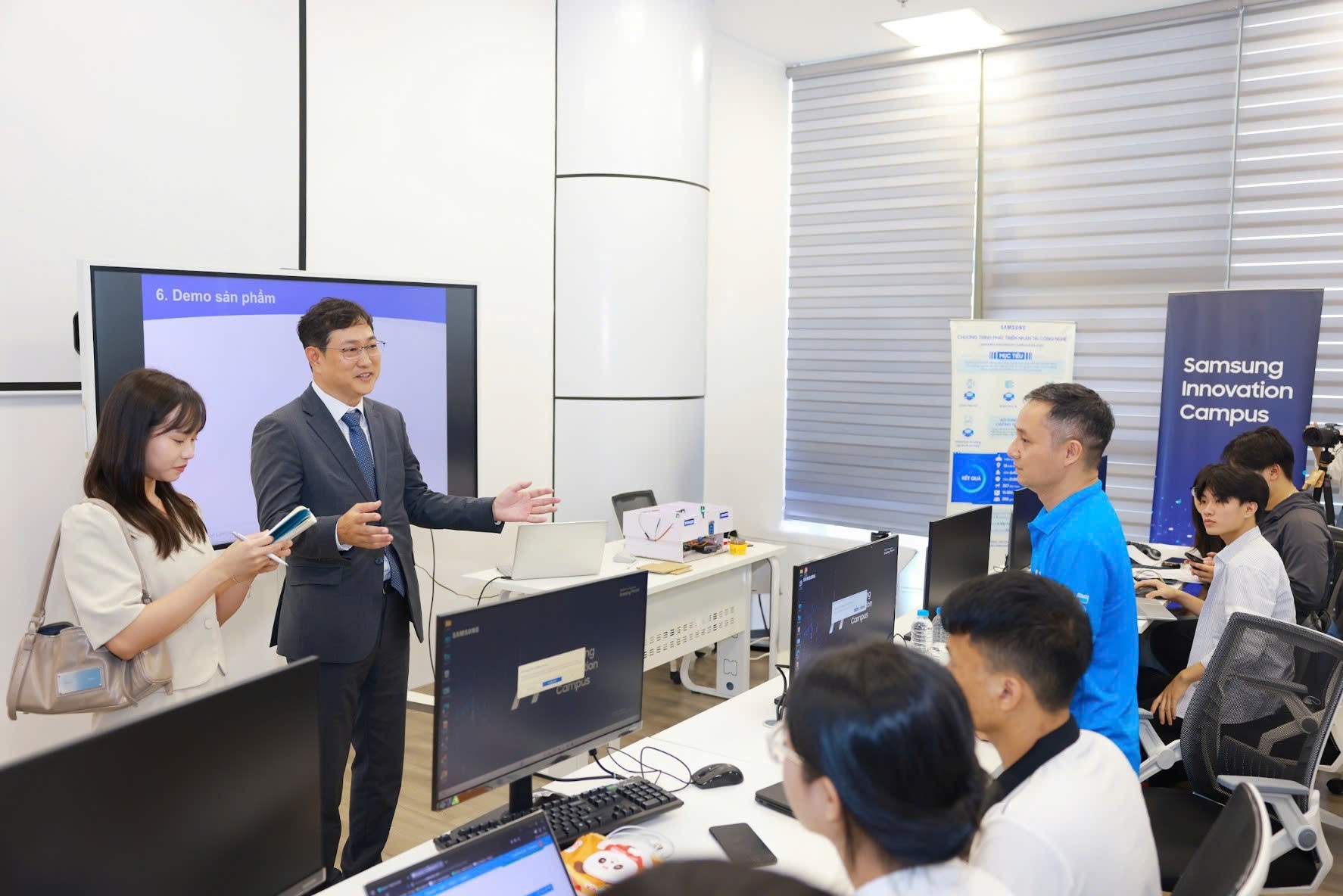 samsung-viet-nam-tong-ket-du-an-phat-trien-nhan-tai-cong-nghe-samsung-innovation-campus-sic-nam-hoc-2024-2025-dulichgiaitri-2-1755106682.jpg