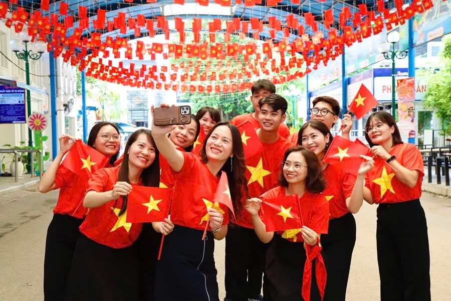 cong-vien-nuoc-ho-tay-dip-29-nhieu-hoat-dong-dac-sac-dulichgiaitri-3-1756562725.jpg