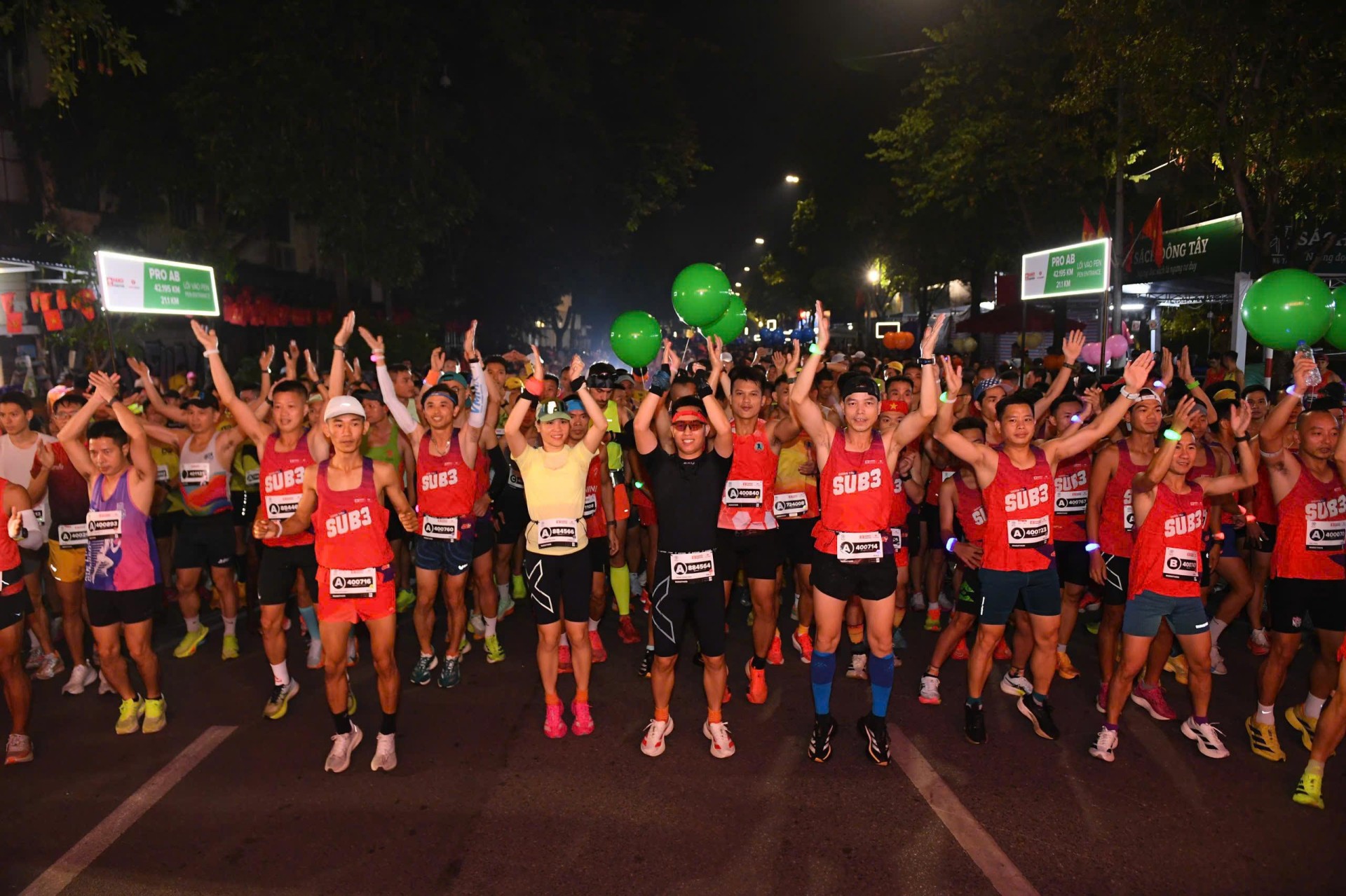 su-xuat-hien-cua-doan-tau-khong-so-doan-tau-sub3-lon-nhat-trong-lich-su-cac-giai-marathon-tai-viet-nam-2-dulichgiaitri-1759812751.jpg