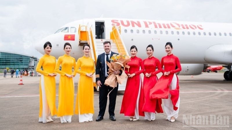 sun-phuquoc-airways-chinh-thuc-ra-mat-cat-canh-cung-giac-mo-hang-khong-nghi-duong-viet-nam-duichgiaitri-2-1760516928.jpg