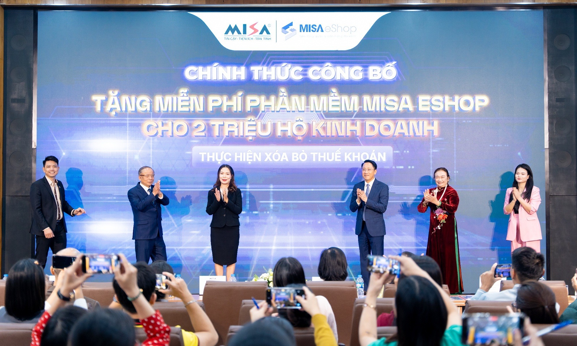 misa-tang-mien-phi-phan-mem-cho-2-trieu-ho-kinh-doanh-chuyen-doi-tu-thue-khoan-sang-ke-khai-2-dulichgiaitrivn-1761279988.jpg