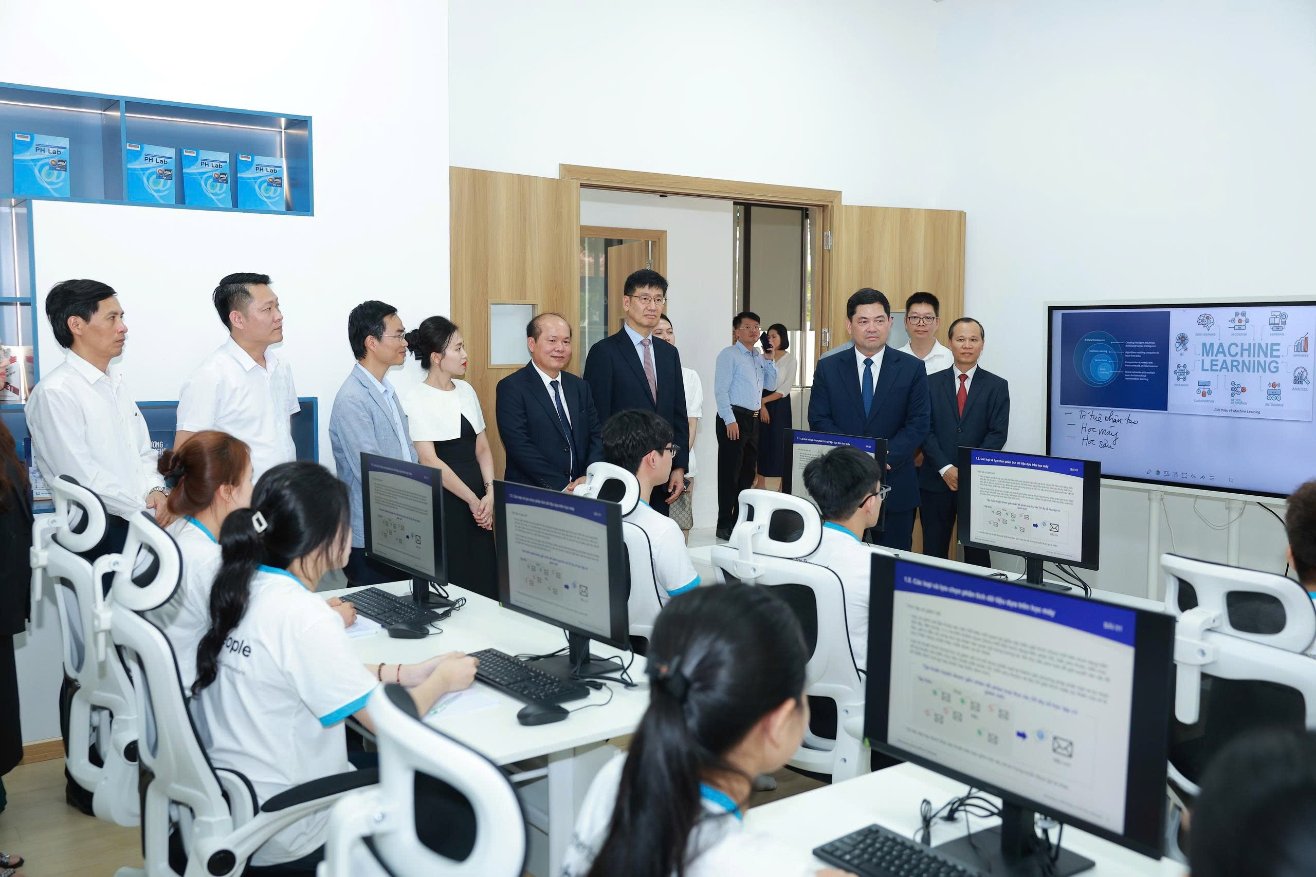 khoi-dong-chuong-trinh-dao-tao-nhan-tai-cong-nghe-samsung-innovation-campus-sic-trong-nam-2026-dulichgiaitri-3-1776341736.jpg