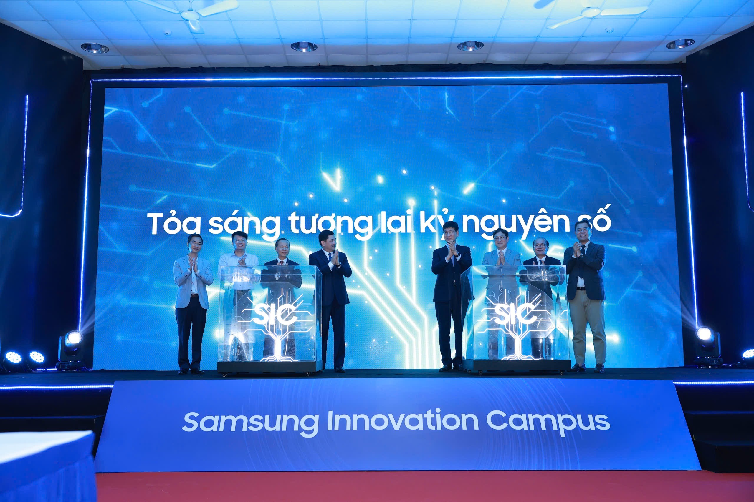 khoi-dong-chuong-trinh-dao-tao-nhan-tai-cong-nghe-samsung-innovation-campus-sic-trong-nam-2026-dulichgiaitri-4-1776341736.JPG