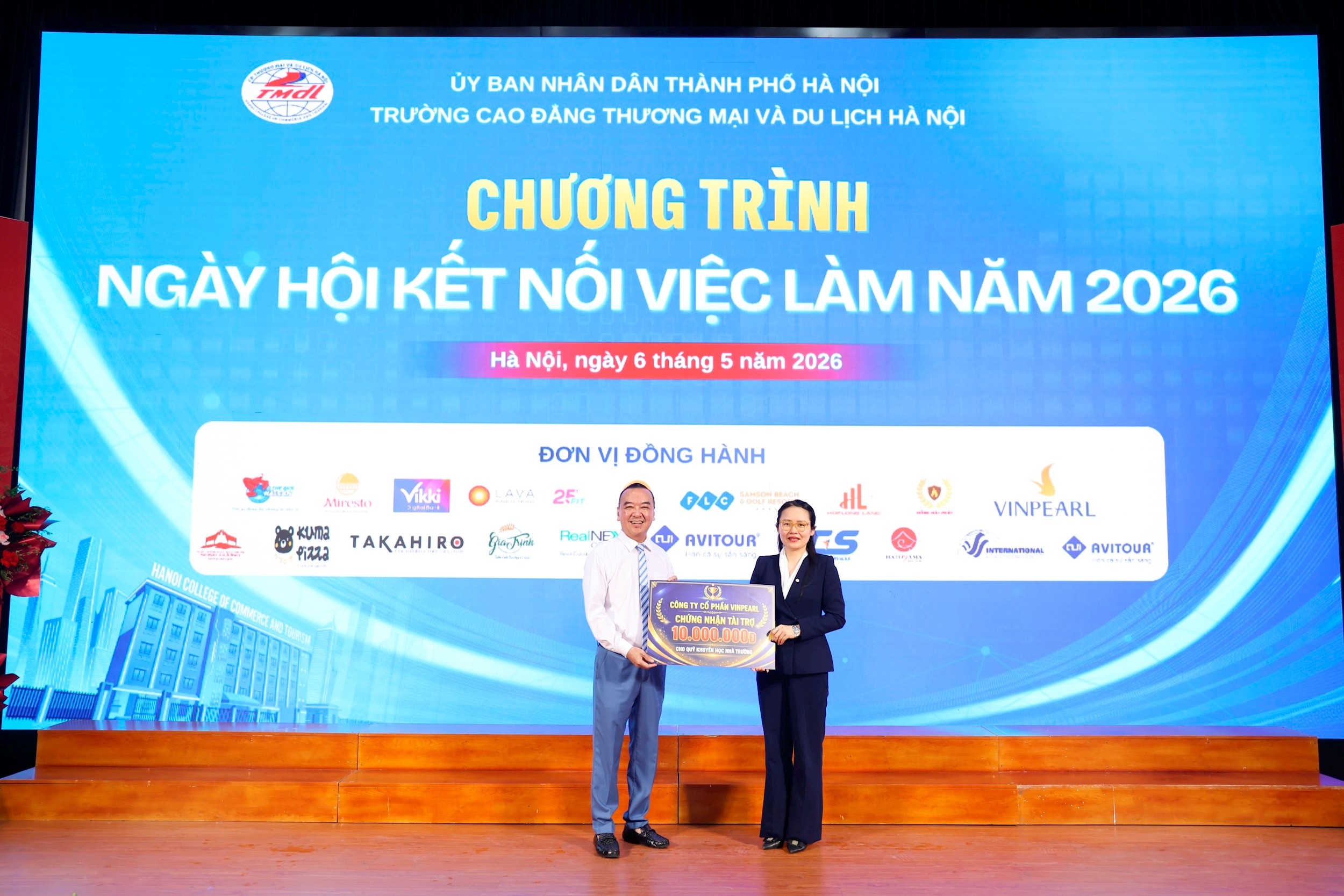 ngay-hoi-viec-lam-2026-doanh-nghiep-san-nhan-luc-du-lich-tre-dulichgiaitris-2-1778117356.jpg