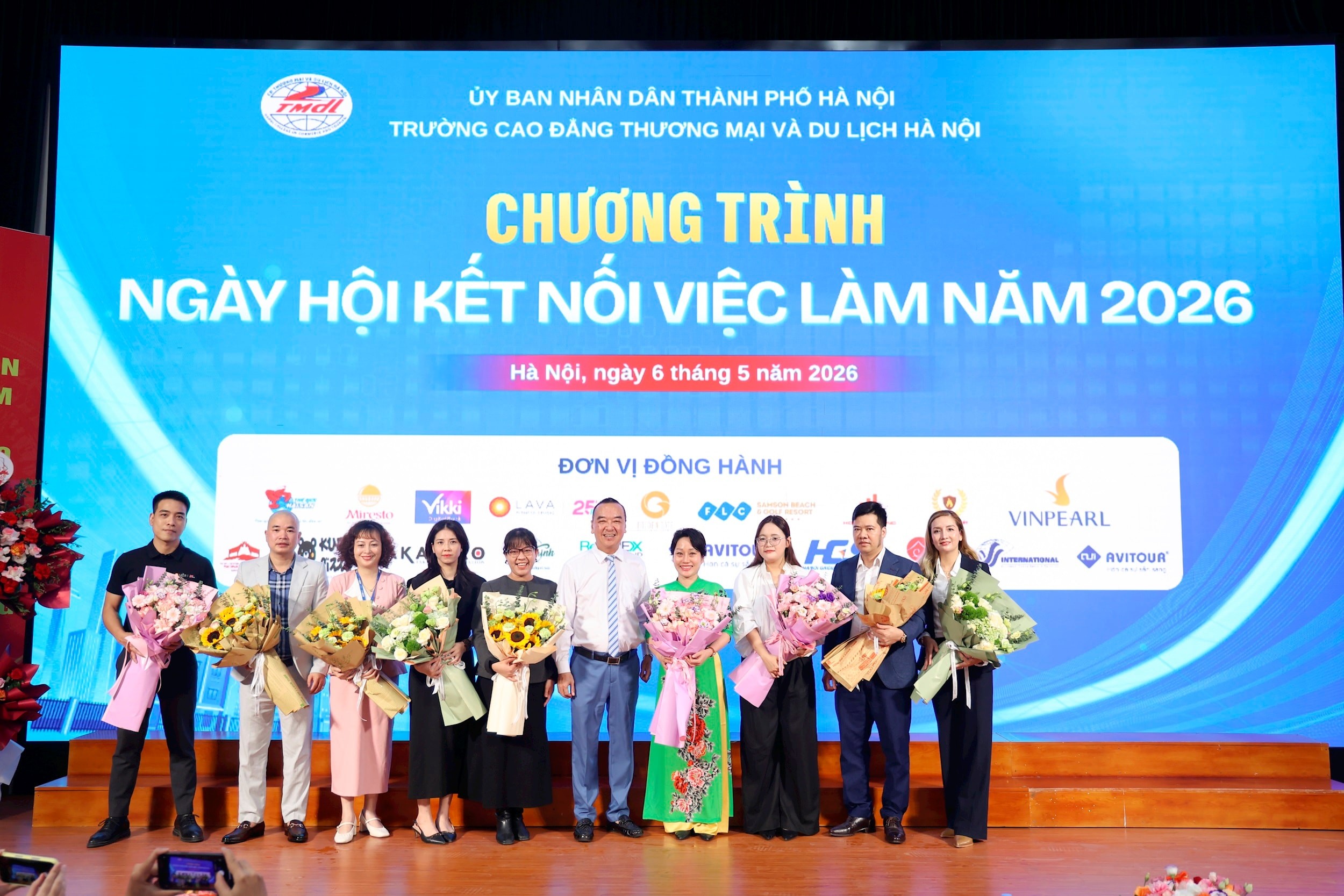 ngay-hoi-viec-lam-2026-doanh-nghiep-san-nhan-luc-du-lich-tre-dulichgiaitris-5-1778117105.jpg