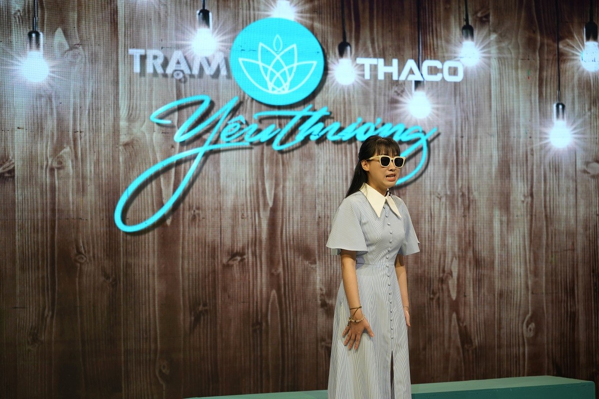 hanh-trinh-day-no-luc-cua-co-gai-luon-tin-ranganh-sang-cua-em-khong-den-tu-doi-mat-ma-den-tu-tri-thuc-dulichgiaitri-2-1778344247.JPG