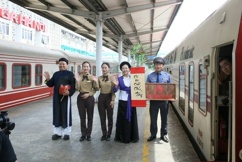 chuyen-tau-di-san-hanh-trinh-85-nam-tre-ben-mang-vuon-dua-lich-su-doi-tntp-ho-chi-minh-den-gan-hon-voi-the-he-tre-dulichgiaitri-63-1778915909.jpg