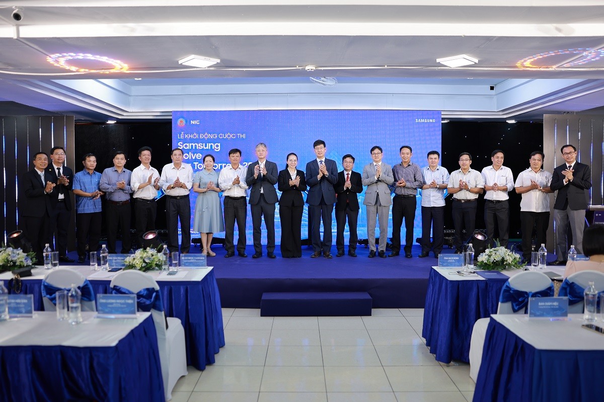 phat-dong-cuoc-thi-samsung-solve-for-tomorrow-2026-tai-khu-vuc-phia-nam-hoan-thanh-chuoi-roadshow-ba-mien-dulichgiaitri-4-1779192672.JPG