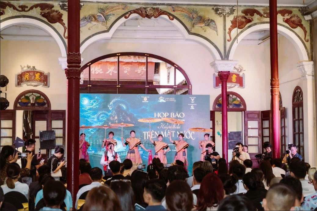 long-mach-na-hang-dua-nghe-thuat-thuc-canh-len-long-ho-dip-quoc-khanh-29-2-dulichgiaitrivn-1786291121.jpg