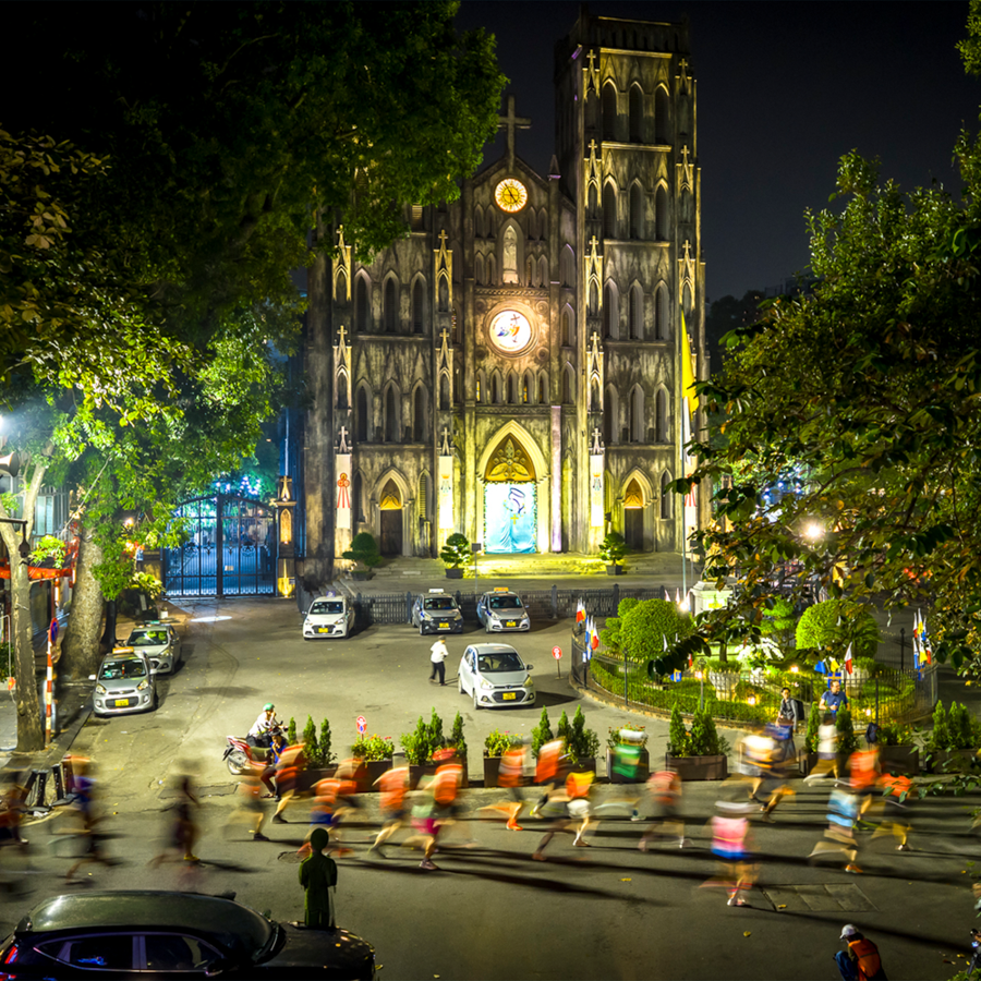 giai-marathon-quoc-te-ha-noi-techcombank-mua-thu-5-kien-tao-di-san-nang-tam-vi-the-quoc-gia-3-dulichgiaitrivn-edited-edited-edited-1786619172.png