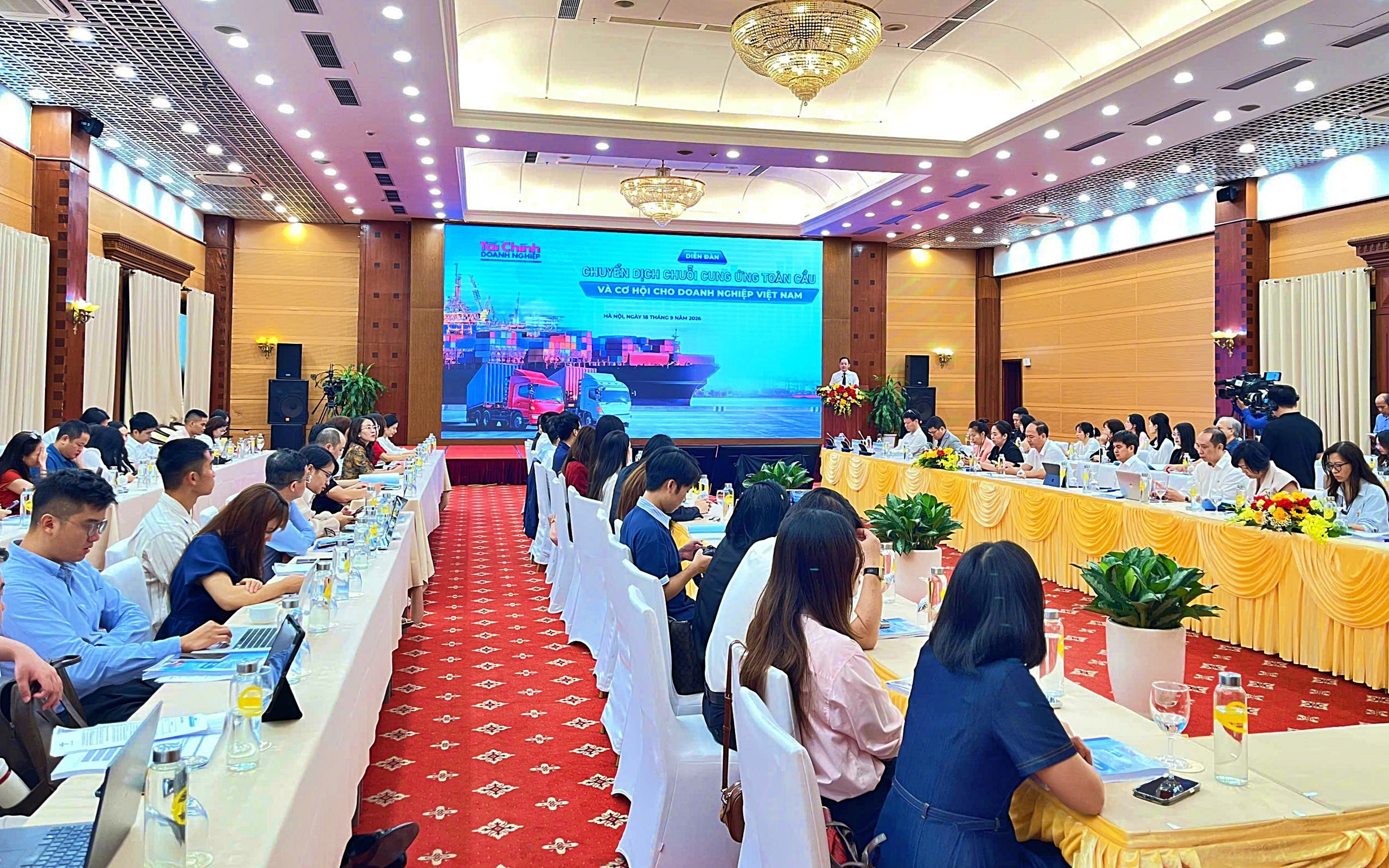 dien-dan-chuyen-dich-chuoi-cung-ung-toan-cau-mo-ra-co-hoi-cho-doanh-nghiep-viet-nam-4-dulichgiaitrivn-1789814709.jpg