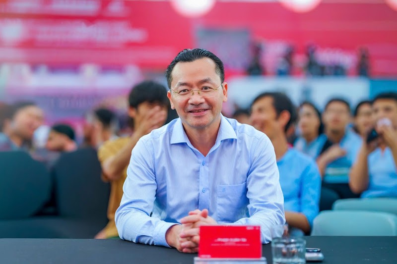ky-luc-hon-14500-vdv-tai-marathon-quoc-te-ha-noi-techcombank-mua-5-1-dulichgiaitrivn-1791136379.jpg