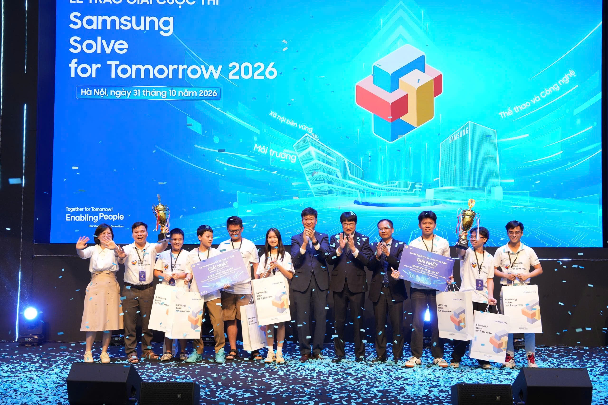 samsung-va-trung-tam-doi-moi-sang-tao-quoc-gia-vinh-danh-cac-tai-nang-tre-xuat-sac-tai-le-trao-giai-samsung-solve-for-tomorrow-2026-dulichgiaitri-1-1793464326.jpg