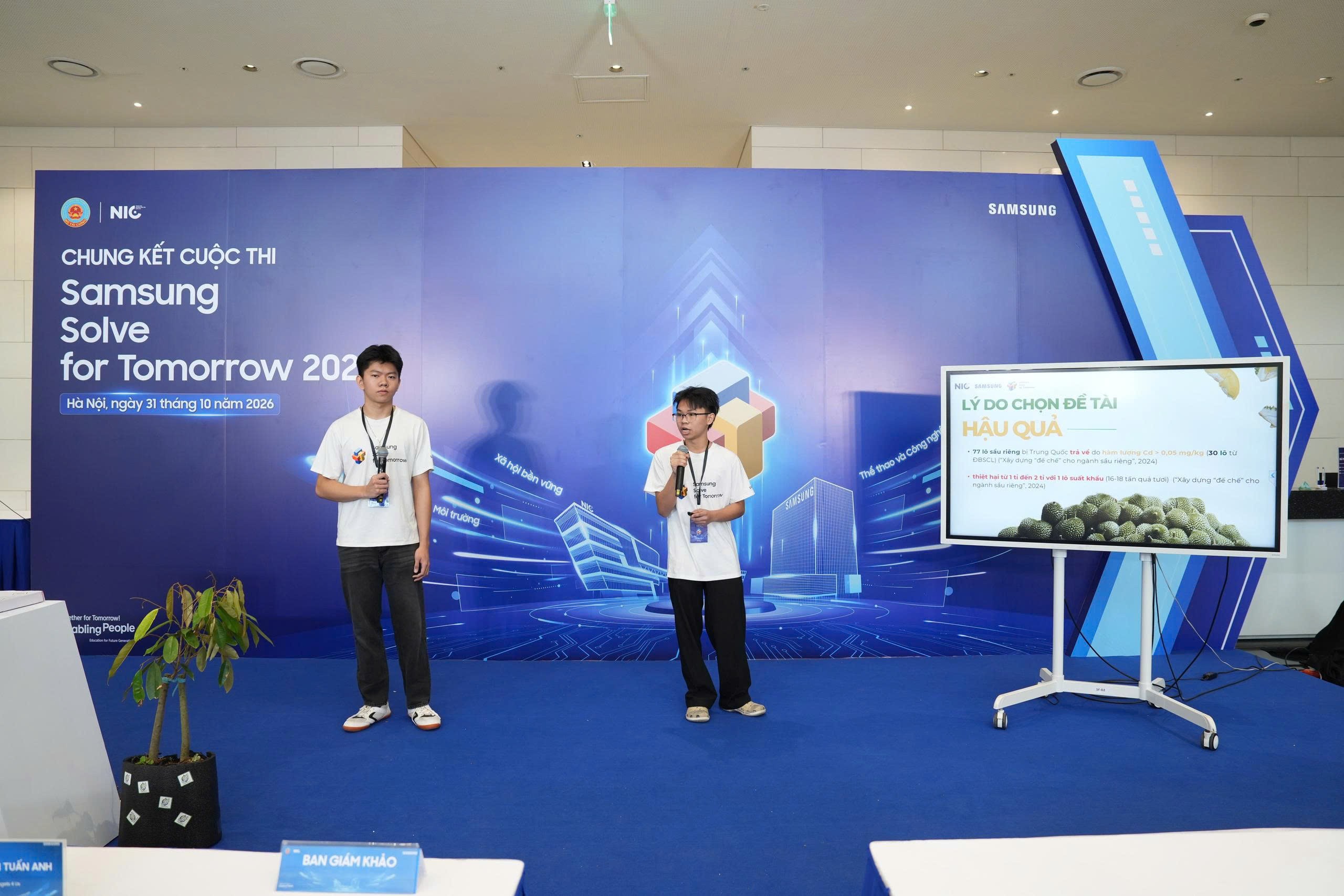 samsung-va-trung-tam-doi-moi-sang-tao-quoc-gia-vinh-danh-cac-tai-nang-tre-xuat-sac-tai-le-trao-giai-samsung-solve-for-tomorrow-2026-dulichgiaitri-3-1793462679.jpg