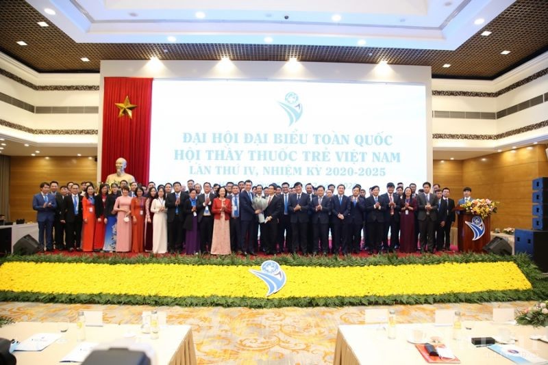 Phó Thủ tướng Chính phủ Vũ Đức Đam đã tới dự phiên trọng thể Đại hội