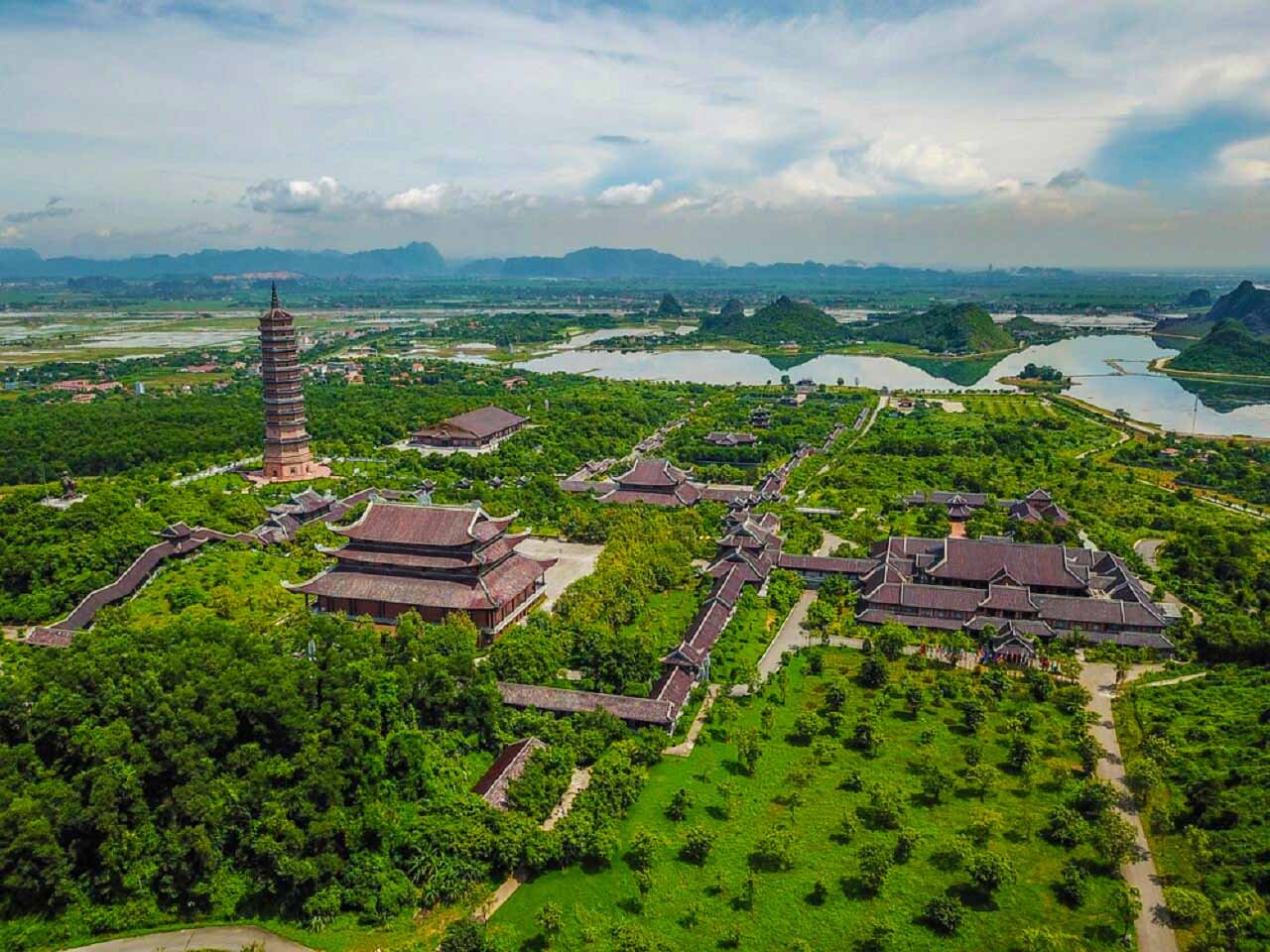 Chiêm bái và thưởng ngoạn cảnh sắc hai ngôi chùa ‘lớn nhất’ Việt Nam-dulichgiaitri.vn