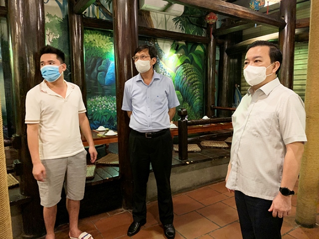 Hà Nội còn tình trạng hàng quán ‘bên ngoài đóng cửa bên trong hoạt động’ sau 21h-dulichgiaitri.vn
