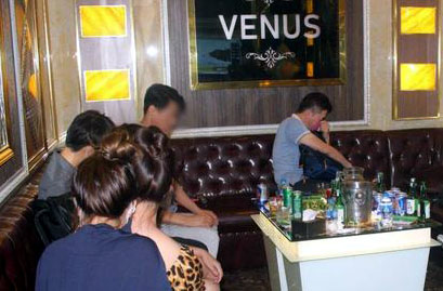 Hà Nội: Phát hiện hai cơ sở tổ chức hát karaoke cho khách trong mùa dịch Covid-19-dulichgiaitri.vn