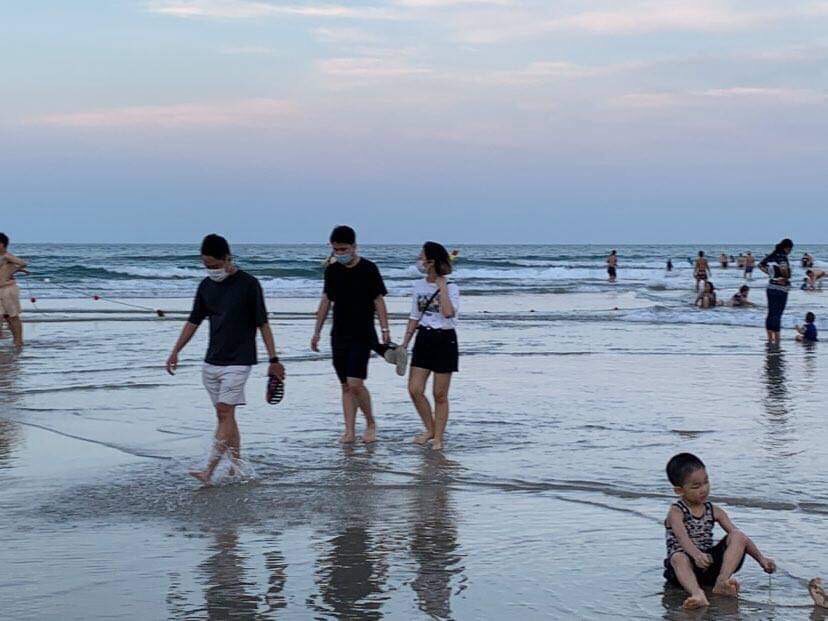 Đà Nẵng: Cho phép người dân tắm biển trở lại-dulichgiaitri.vn