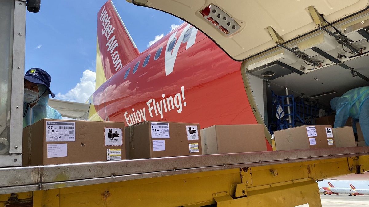 Chuyến bay Vietjet chở 200 ‘máy thở cao cấp’ từ Đức về tới TPHCM-dulichgiaitri.vn