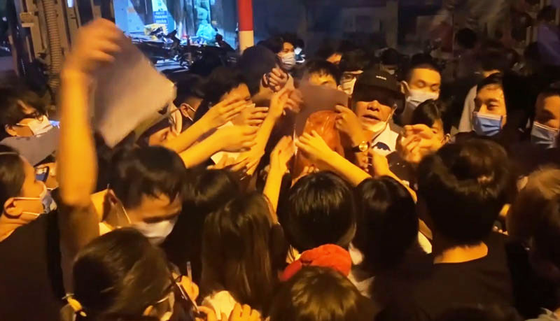 Bí thư Thành ủy Hà Nội yêu cầu làm rõ trách nhiệm lãnh đạo phường Trung Văn vì để xả ra chen lấn tại điểm tiêm-dulichgiaitri.vn