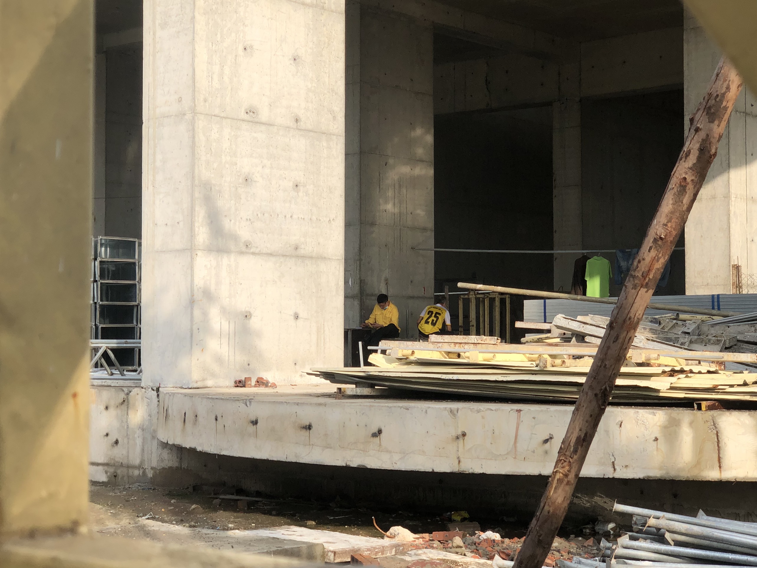 Phường Đại Mỗ (Nam Từ Liêm): Dự án QMS Tower 2 của CĐT Công ty CP Quang Minh thi công “bất chấp” các quy định về phòng chống dịch covid-19?-dulichgiaitri.vn