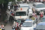 Bộ Công an nói về trường hợp "vượt đèn đỏ nhường đường cho xe cấp cứu"