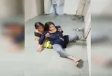 Y tá sốc nặng khi chứng kiến sản phụ sinh con ngay trên sàn bệnh viện
