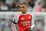 Trossard dập tắt tin đồn rời Arsenal