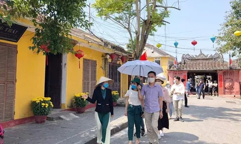 Hội An mở lại không gian cho người đi bộ và phố đêm