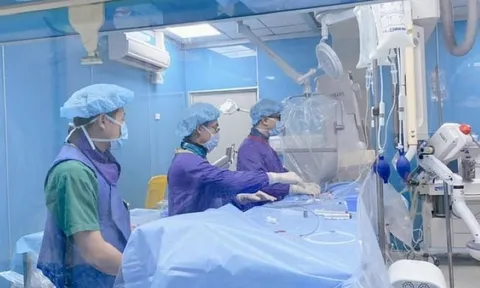 BV Việt Đức: Cứu bệnh nhân huyết khối xoang tĩnh mạch não trở về từ "cửa tử"