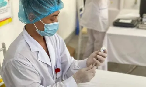 Tại sao người tiêm vắc-xin COVID-19 vẫn cần thực hiện các biện pháp phòng dịch khác?