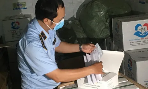 Phá đường dây buôn lậu thuốc, kit test COVID-19 số lượng lớn