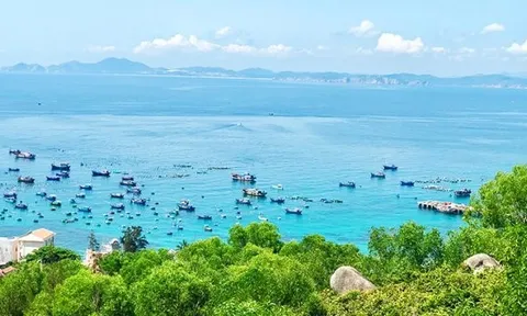 Vượt sóng đến Cù lao Xanh