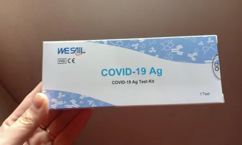 Giá kit test nhanh tại các hiệu thuốc giờ ra sao?