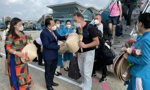 ‘Cánh tay nối dài’ đồng hành mở cửa du lịch