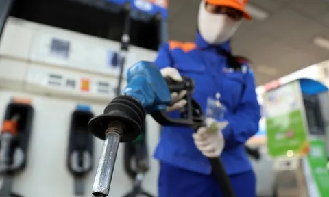 Giá xăng, dầu đồng loạt giảm