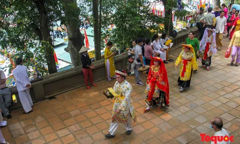 Xây dựng carnival dân gian tại Lễ hội Điện Huệ Nam