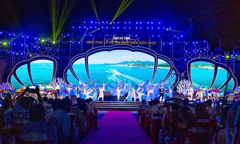 Khai trương Lễ hội du lịch biển Hà Tĩnh