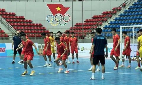 Tuyển futsal Việt Nam tập làm quen sân, sẵn sàng tranh tài tại SEA Games 31